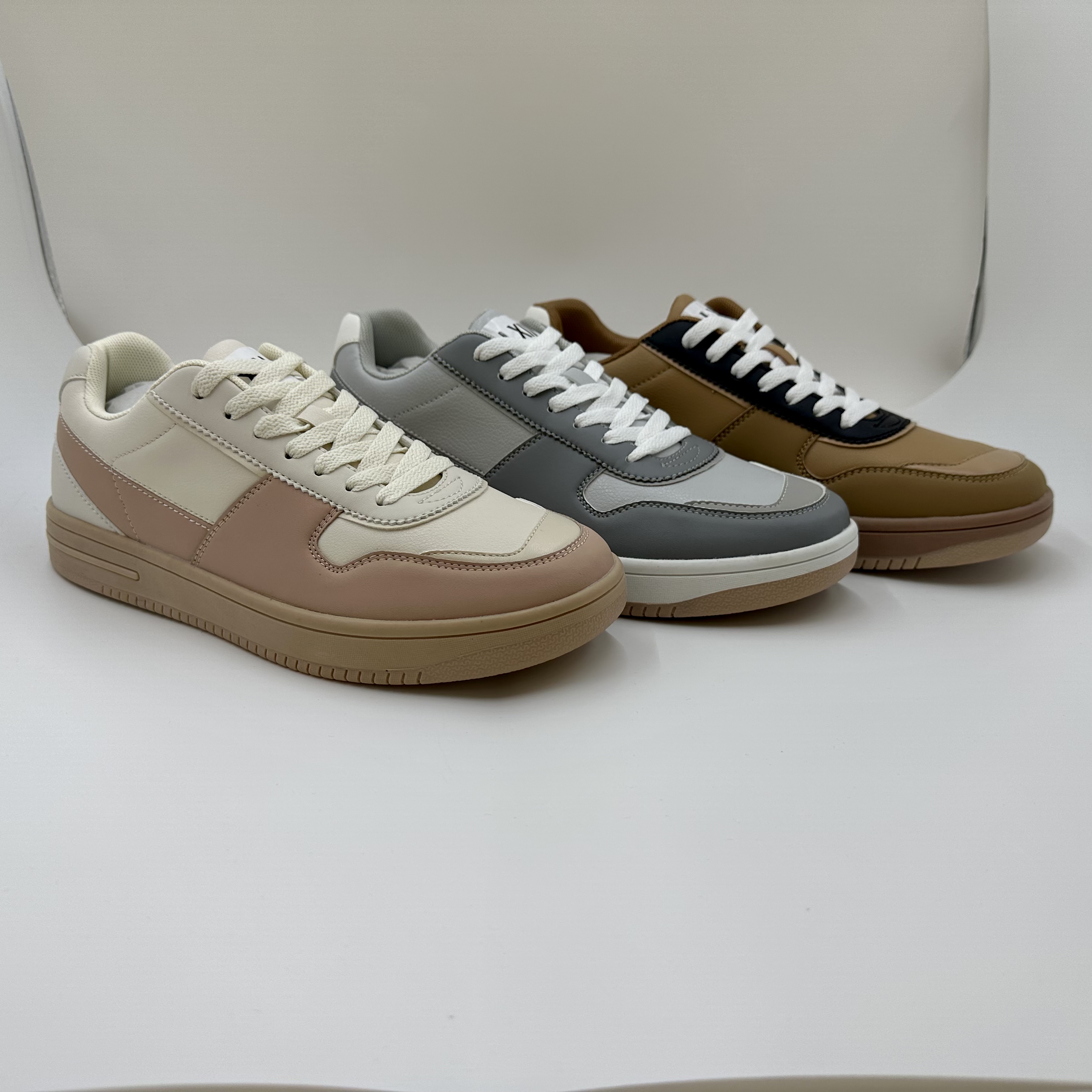 Wholesale New White Fashion Trend Men Casual Shoes Soft-soled Men Fashion Sneakers